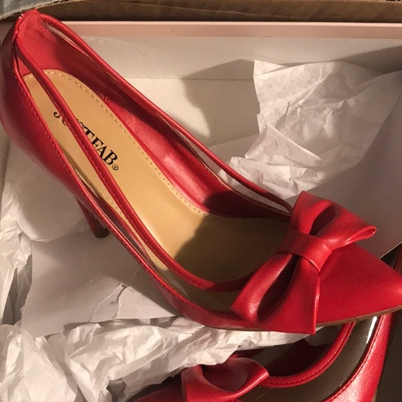 JustFab Scarlet Bow Accent Heels - Picture 1 of 4
